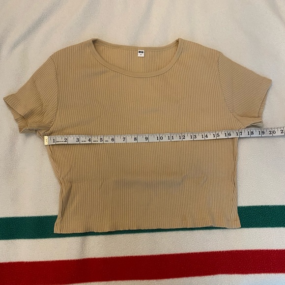 UNIQLO Crop Top - Sz M - Picture 4 of 4